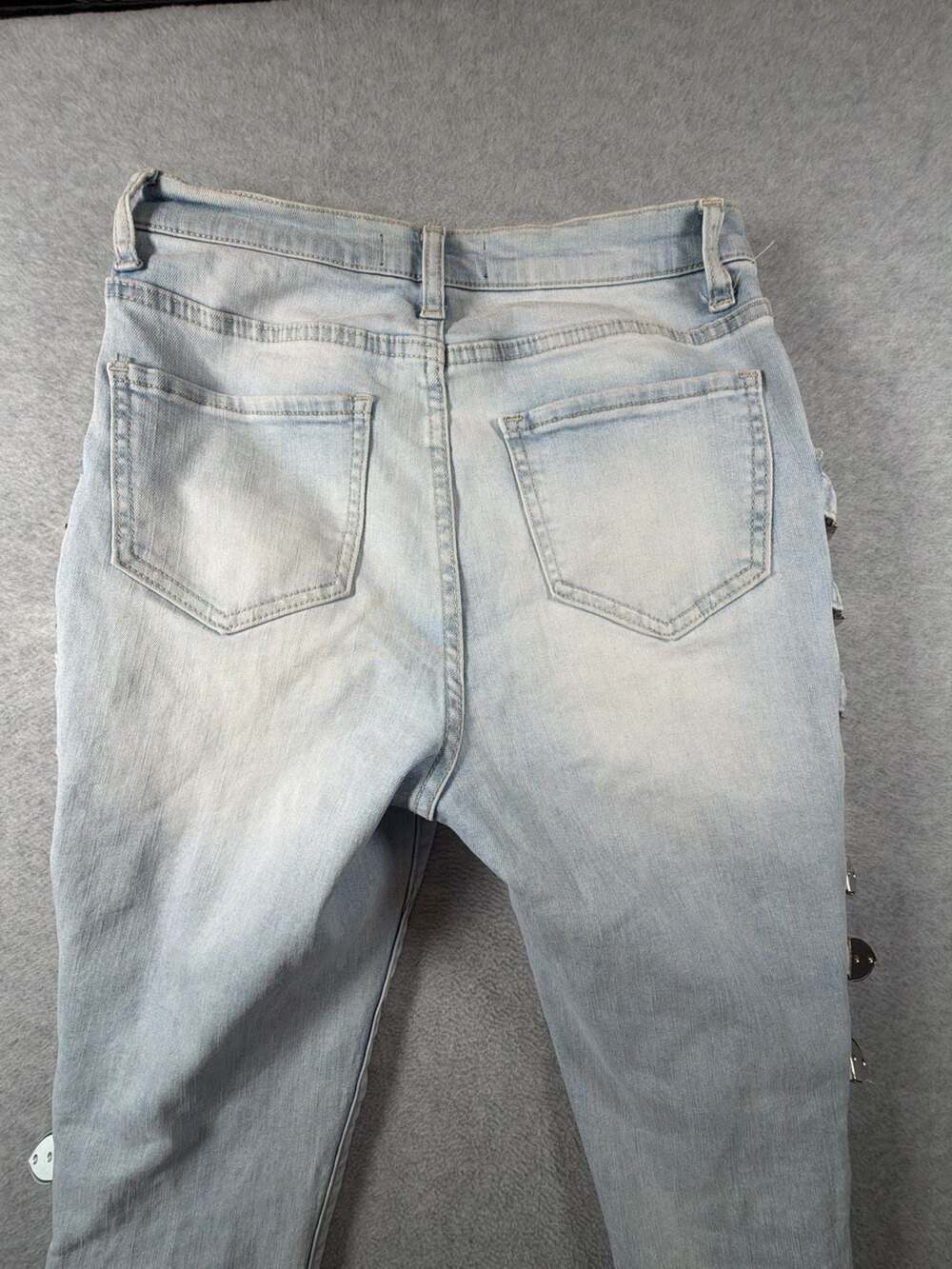 Akira Western-Style Side Buckle Embellished Skinny Jeans - Picture 9 of 9